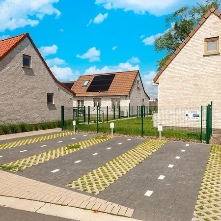 Дом отдыха In With Garden